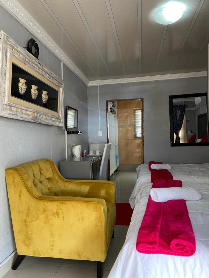Nsuku Bed And Breakfast Thulamahashi 外观 照片
