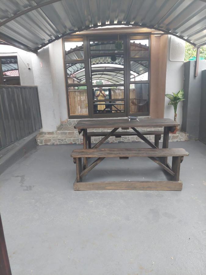 Nsuku Bed And Breakfast Thulamahashi 外观 照片
