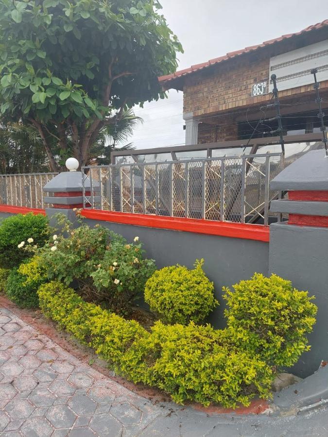 Nsuku Bed And Breakfast Thulamahashi 外观 照片