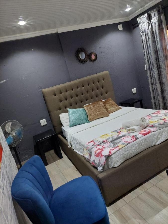 Nsuku Bed And Breakfast Thulamahashi 外观 照片